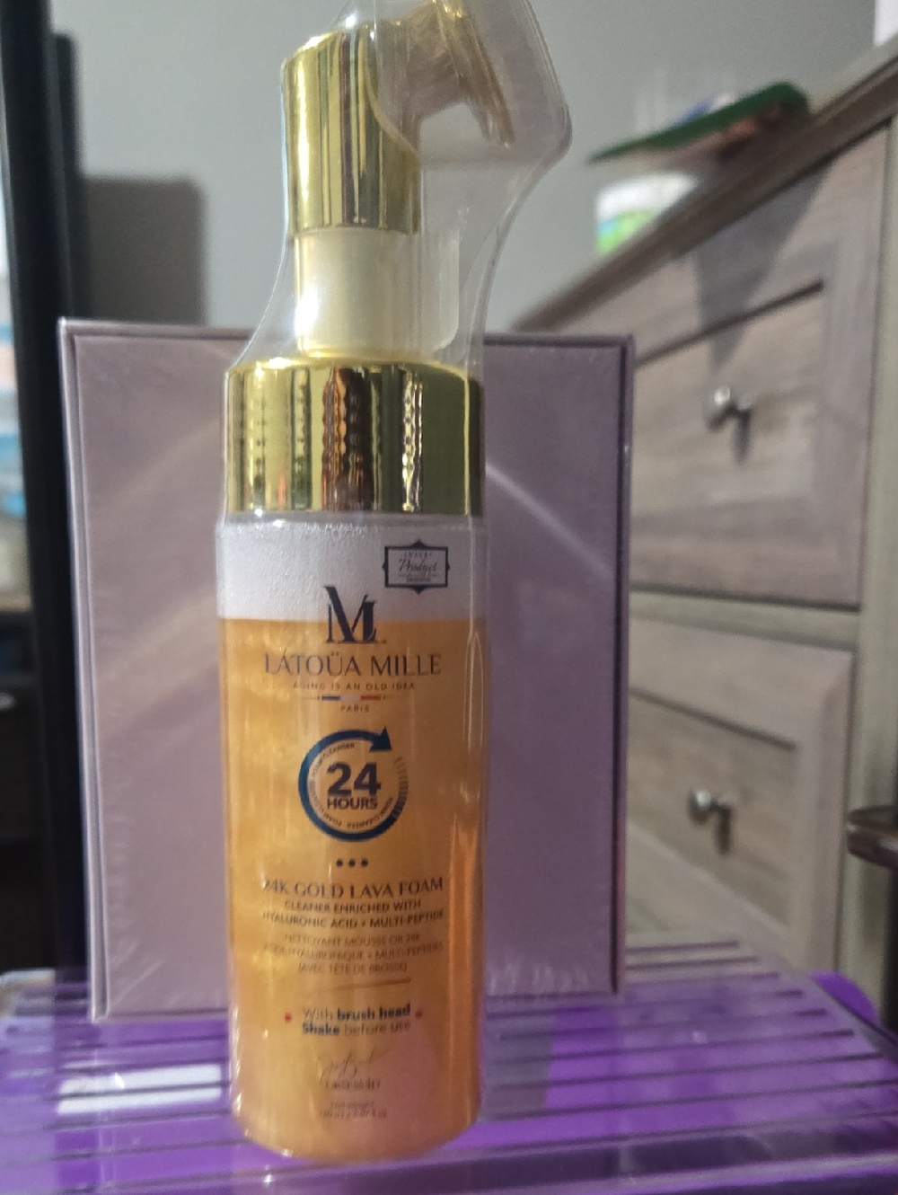 Latoua Mille 24K Gold Lava Foam Cleanser - Gold